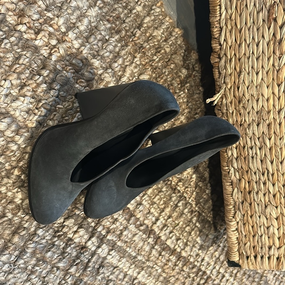 NEW Balenciaga Paris Grey Suede Leather Elegant Gray Block Heels Size 39 - Picture 5 of 10